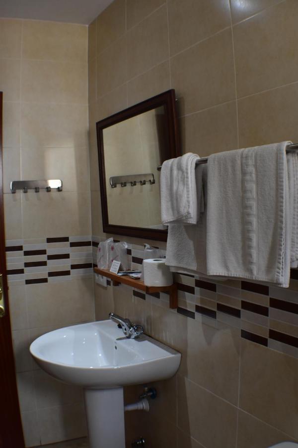 Hostal Alamare Севиля Екстериор снимка