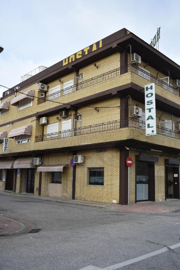 Hostal Alamare Севиля Екстериор снимка